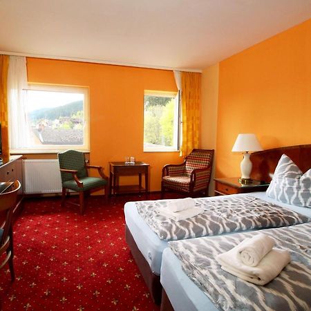 Hotel Neustaedter Hof تيتيسي نيوستادت المظهر الخارجي الصورة