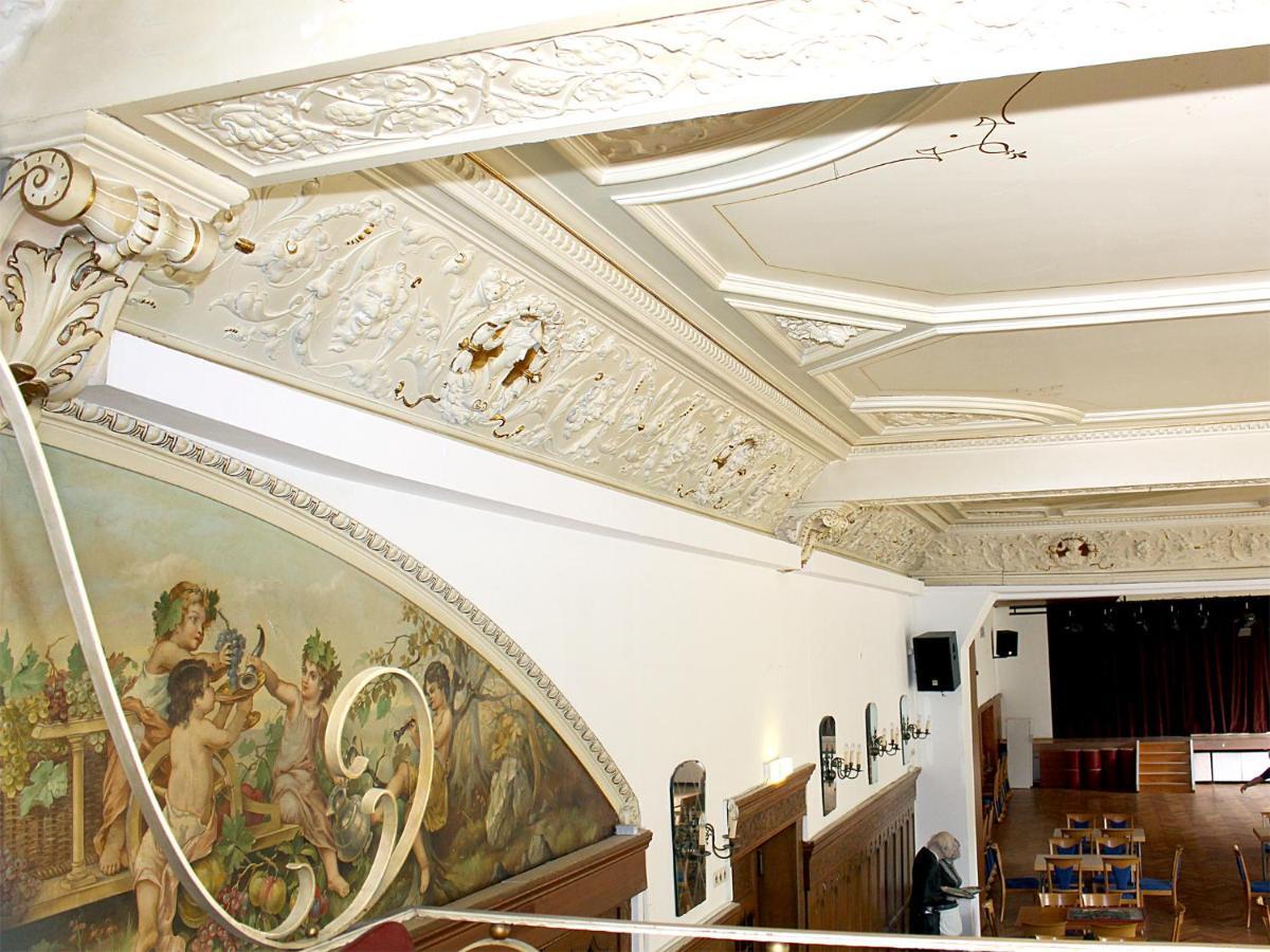 Hotel Neustaedter Hof تيتيسي نيوستادت المظهر الخارجي الصورة