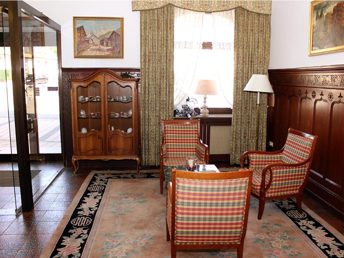 Hotel Neustaedter Hof تيتيسي نيوستادت المظهر الخارجي الصورة