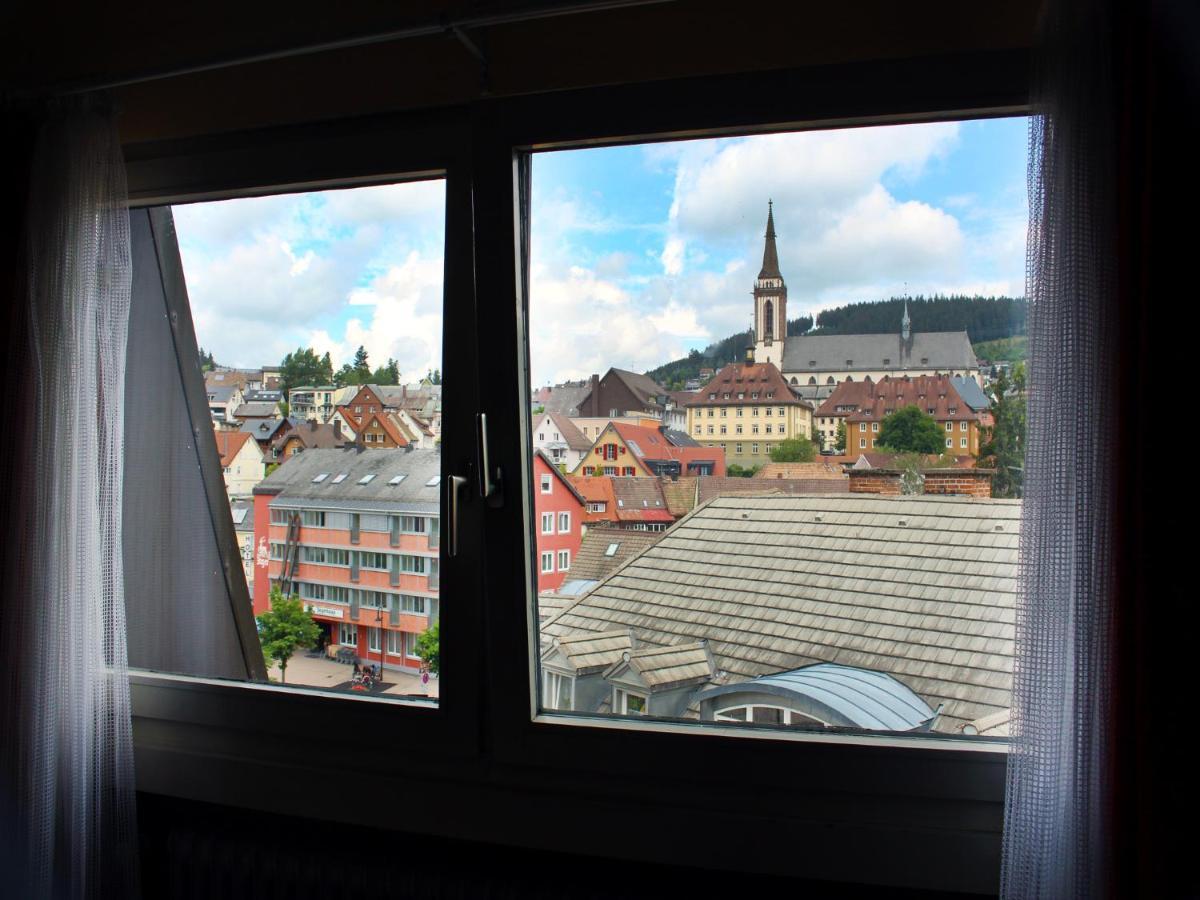 Hotel Neustaedter Hof تيتيسي نيوستادت المظهر الخارجي الصورة