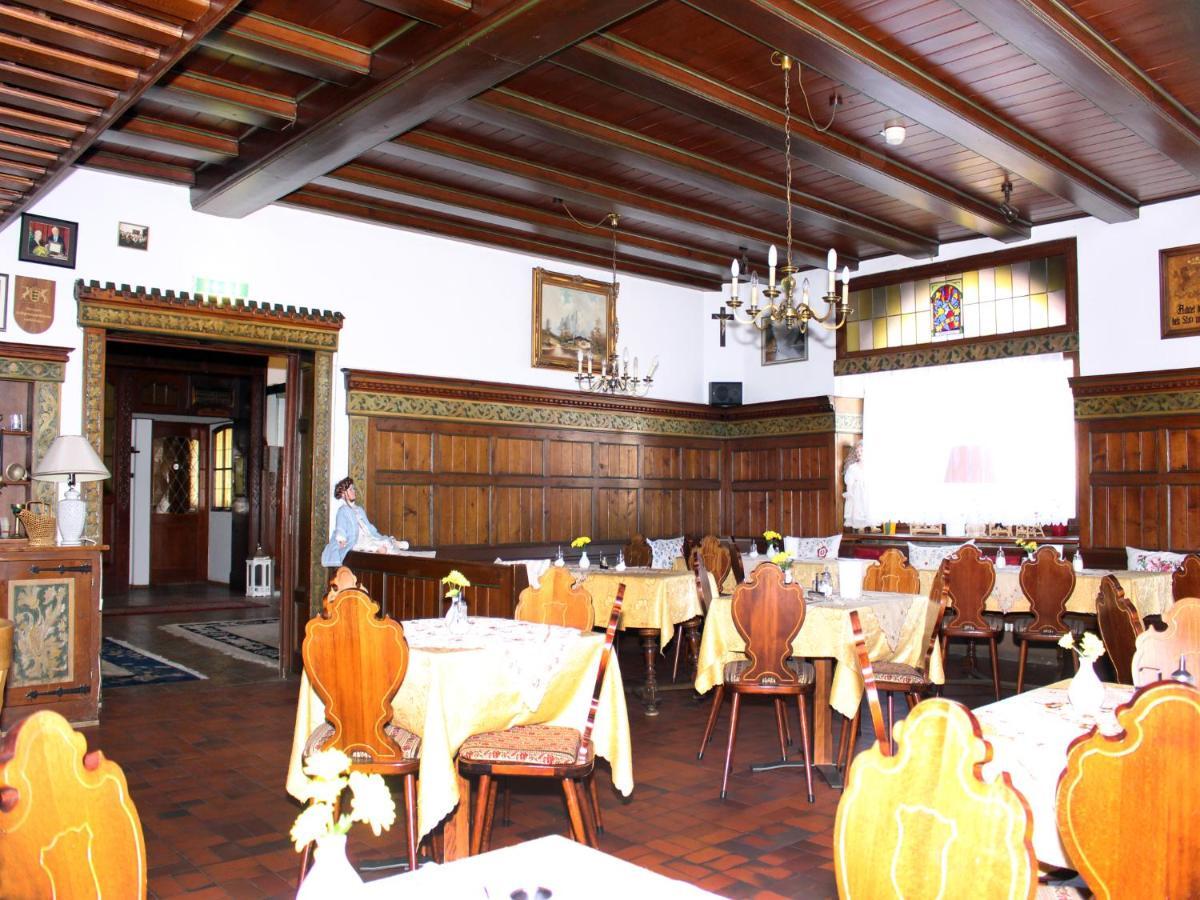 Hotel Neustaedter Hof تيتيسي نيوستادت المظهر الخارجي الصورة