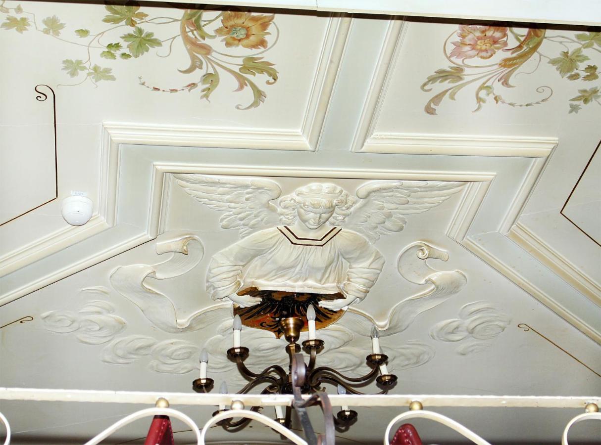 Hotel Neustaedter Hof تيتيسي نيوستادت المظهر الخارجي الصورة