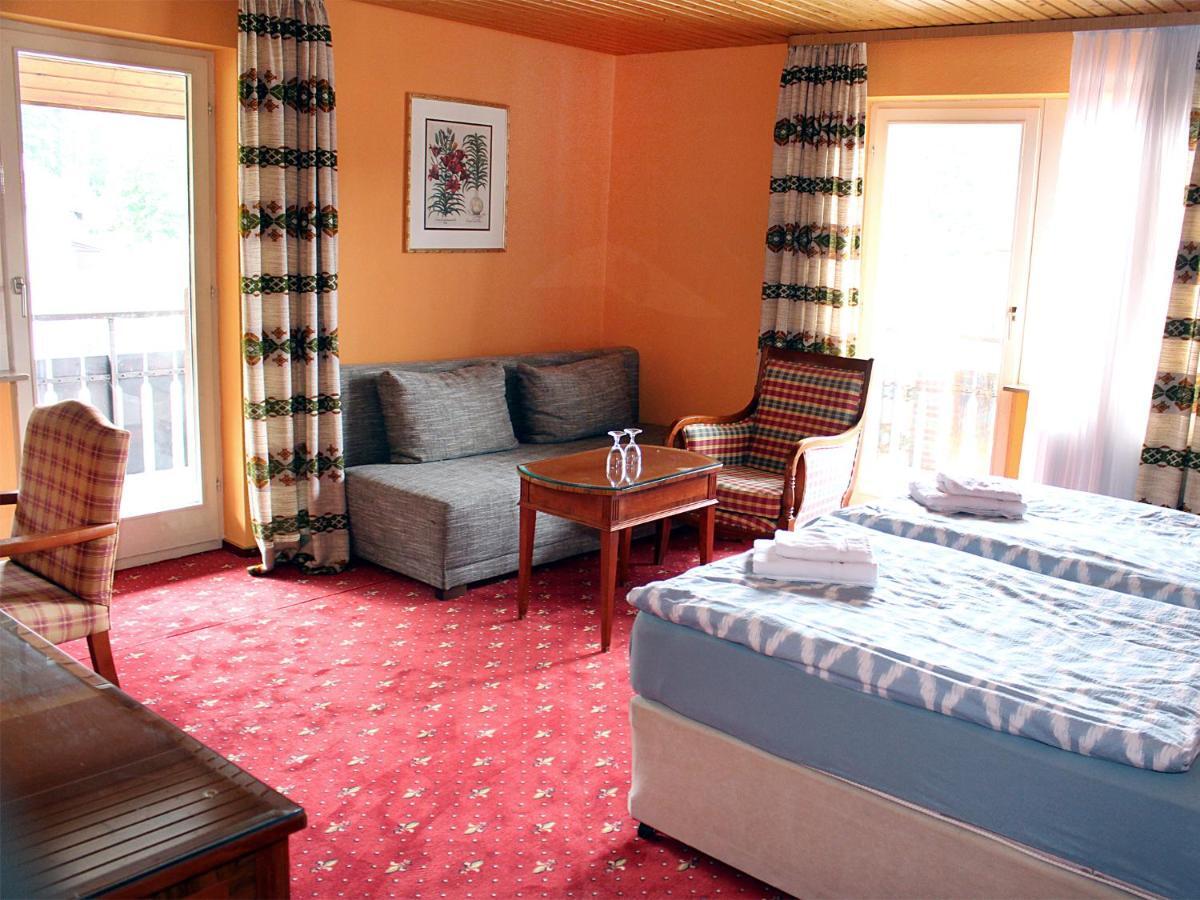 Hotel Neustaedter Hof تيتيسي نيوستادت المظهر الخارجي الصورة